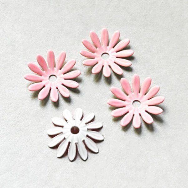 画像1: 16mm Neon Pink 12-petal enameled flower (1)