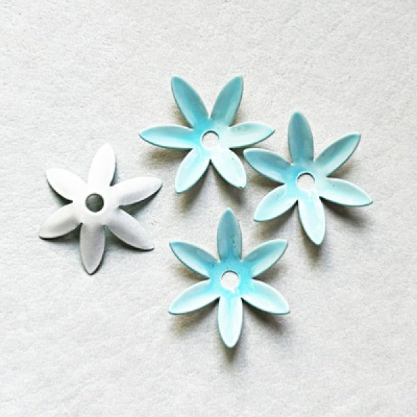 画像1: 18mm Neon Blue 6-petal enameled flower (1)
