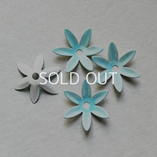 画像1: 18mm Neon Blue 6-petal enameled flower (1)
