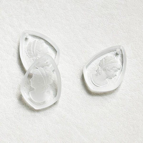 画像1: 22x16 shield intaglio pendant "Crystal" (1)