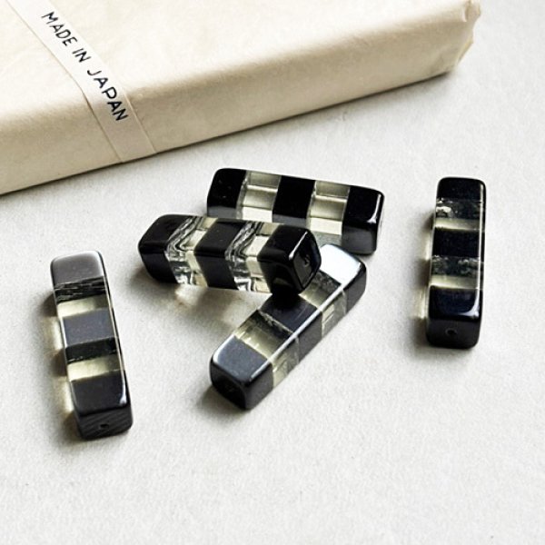 画像1: 24.5x7 "Clear/Black" lucite rectangle bead (1)