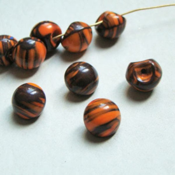 画像1: 11.5mm "Brown/ Orange" marble button (1)