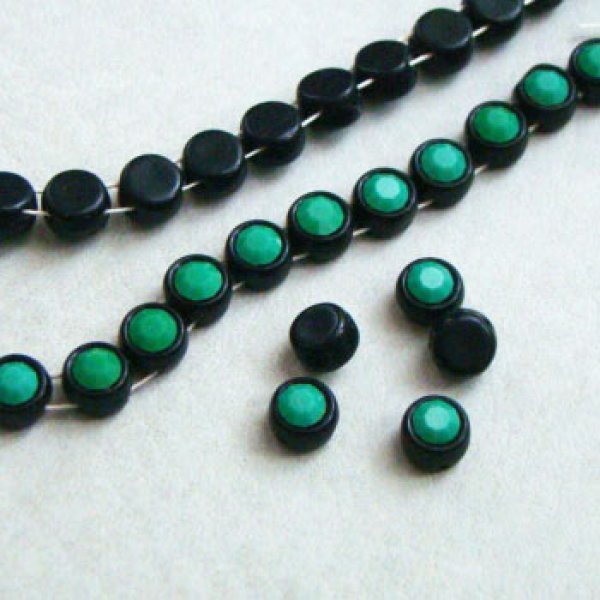 画像1: 2pcs 7mm "Black/ Apple Green" 2-hole beads (1)