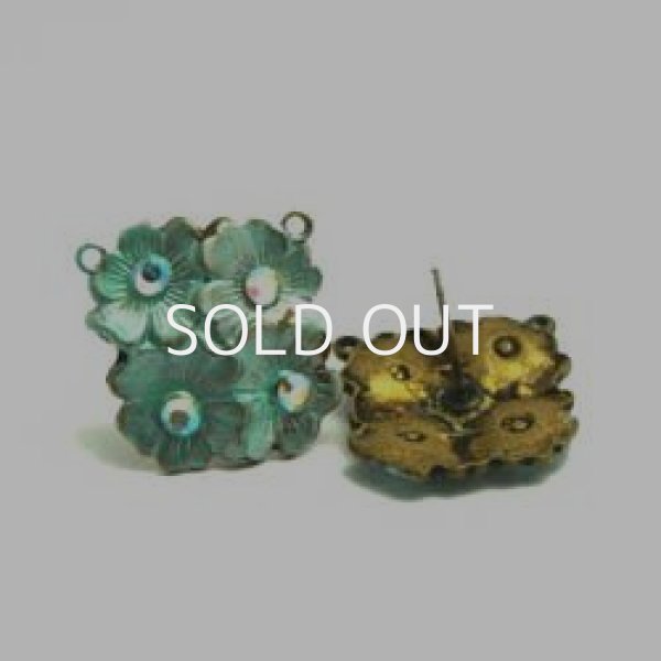 画像1: blue enamel metal pansy stud (1)